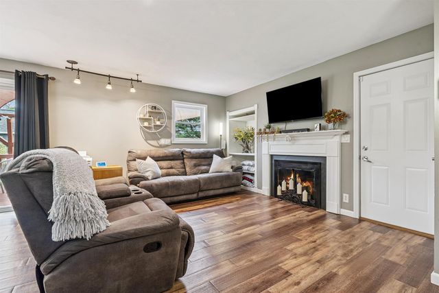 1022 Hilltop Road, Waterloo, IA 50701