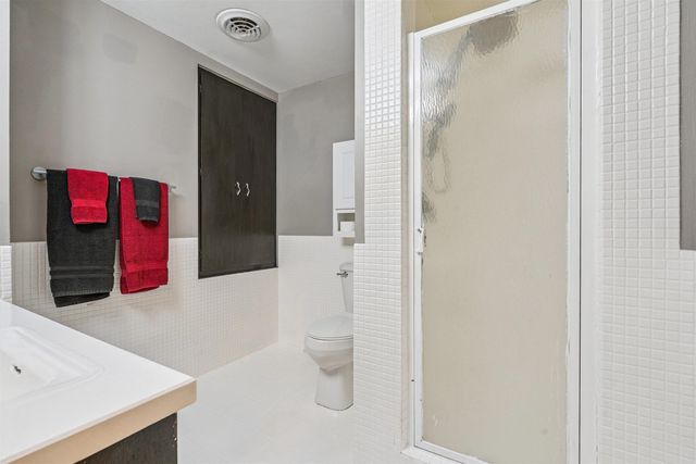 1022 Hilltop Road, Waterloo, IA 50701