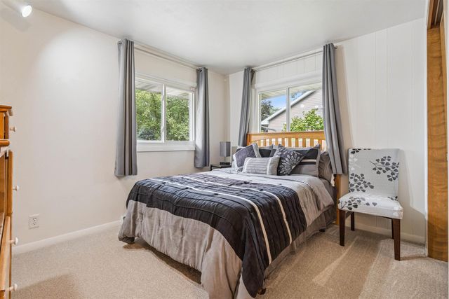 1022 Hilltop Road, Waterloo, IA 50701