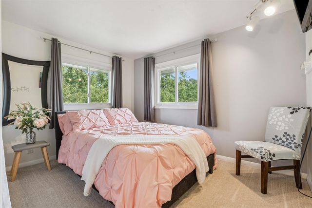 1022 Hilltop Road, Waterloo, IA 50701