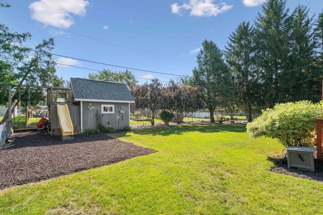 1022 Hilltop Road, Waterloo, IA 50701