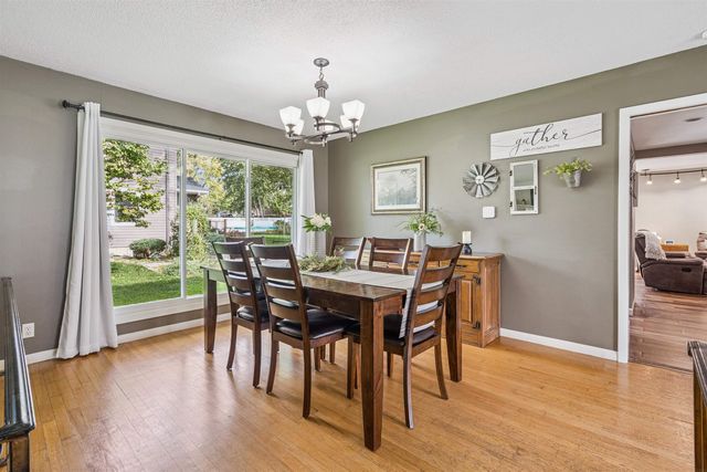 1022 Hilltop Road, Waterloo, IA 50701