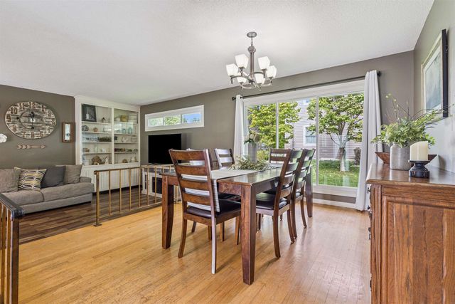 1022 Hilltop Road, Waterloo, IA 50701