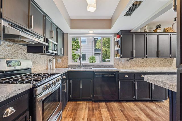 1022 Hilltop Road, Waterloo, IA 50701