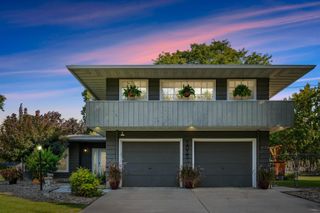 1022 Hilltop Road, Waterloo, IA 50701