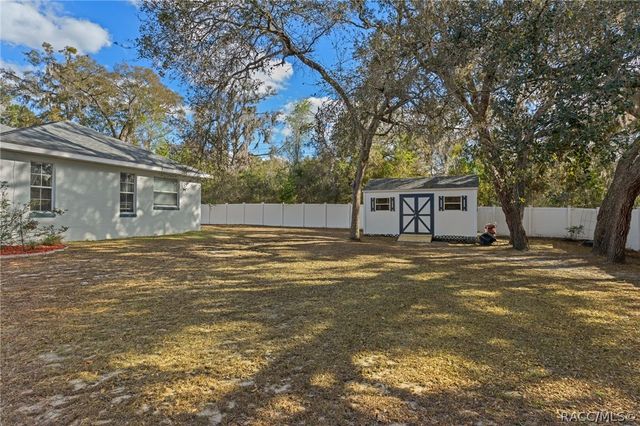 1380 E Silver Thorn Loop, Hernando, FL 34442
