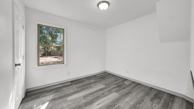 1404 SE 12th Street, Mineral Wells, TX 76067