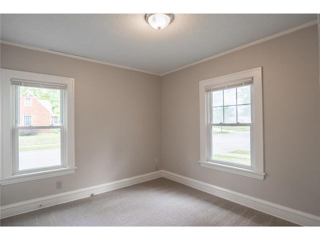 3555 Queen Ave N, Minneapolis, MN 55412