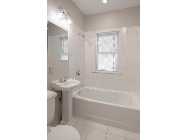 3555 Queen Ave N, Minneapolis, MN 55412