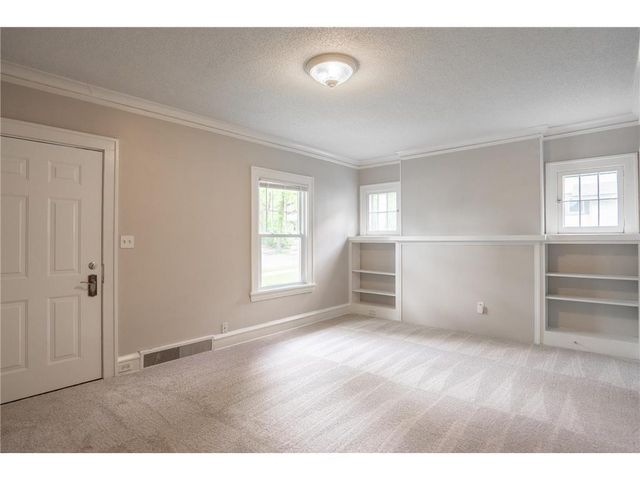 3555 Queen Ave N, Minneapolis, MN 55412