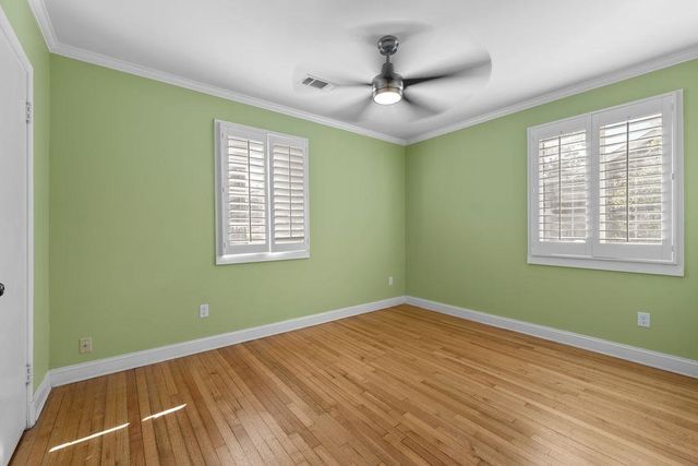 1027 COLONIAL RD, Memphis, TN 38117