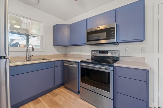 1027 COLONIAL RD, Memphis, TN 38117