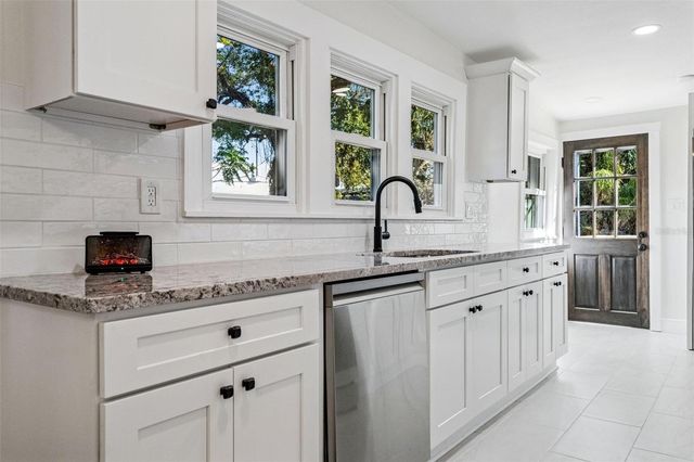 511 E FRANCES AVENUE, Tampa, FL 33602