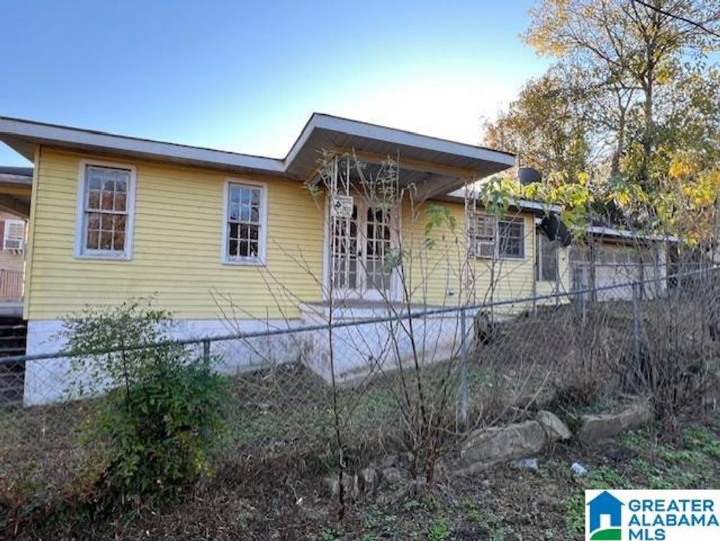 9337 3RD AVENUE, Trafford, AL 35172