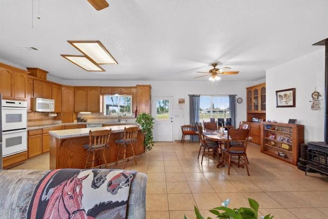 29765 E Chapman Way, Escalon, CA 95320