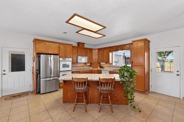 29765 E Chapman Way, Escalon, CA 95320