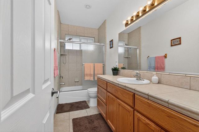 29765 E Chapman Way, Escalon, CA 95320