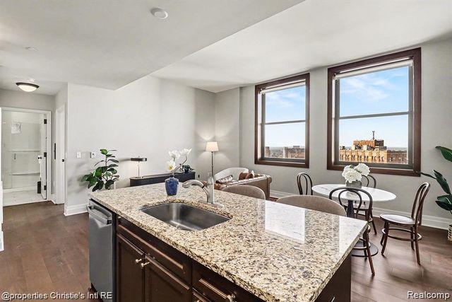 1 Park Avenue 1711, Detroit, MI 48226