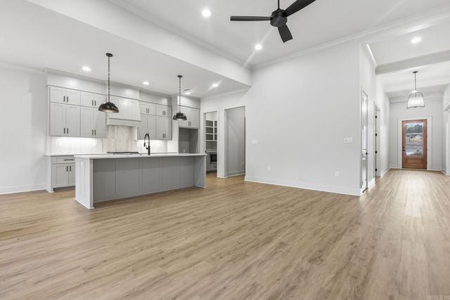 304 Edgewood Circle, Little Rock, AR 72223