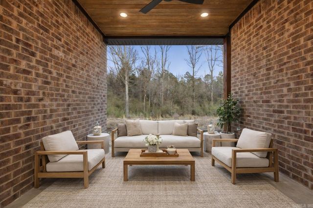 304 Edgewood Circle, Little Rock, AR 72223