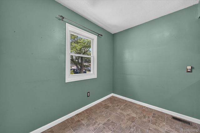 13451 Brest Street, Southgate, MI 48195