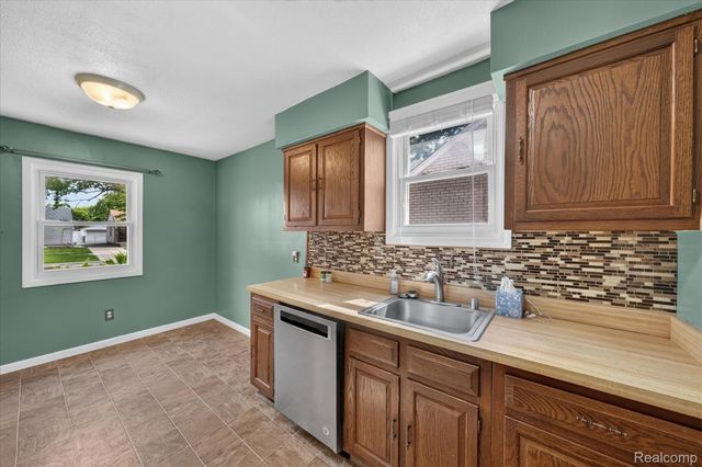 13451 Brest Street, Southgate, MI 48195