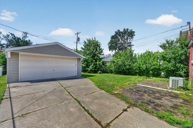 13451 Brest Street, Southgate, MI 48195