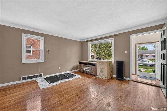 13451 Brest Street, Southgate, MI 48195