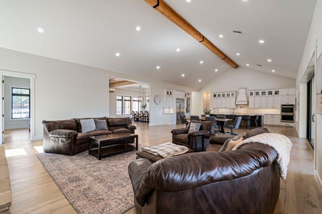 202 Ravenridge Rd, Summertown, TN 38483