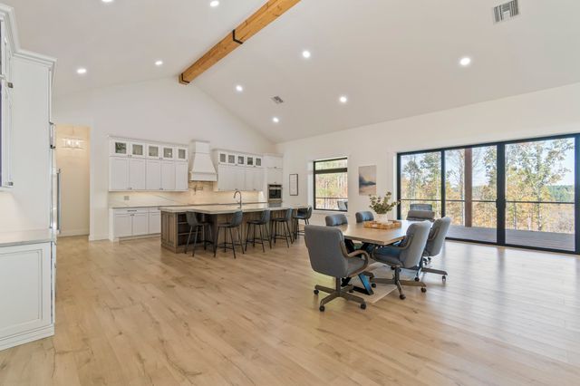 202 Ravenridge Rd, Summertown, TN 38483