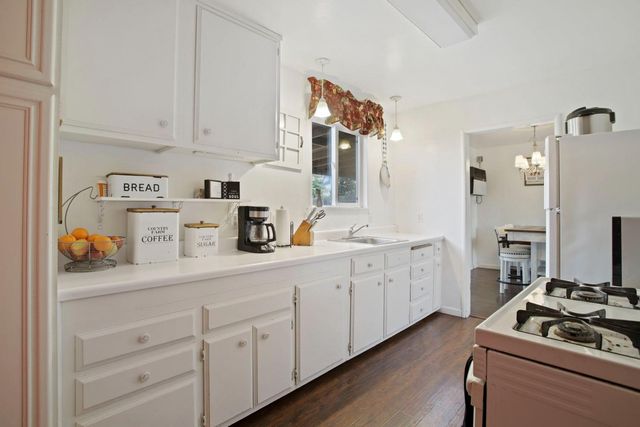 1806 La Jolla Dr, Stockton, CA 95204