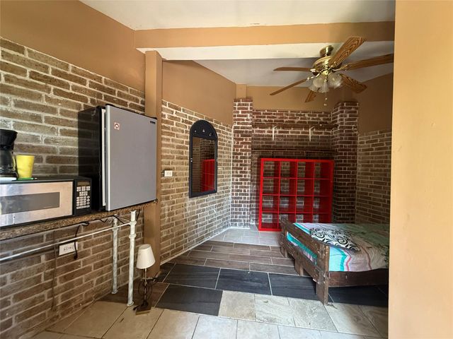 9018 Lazy River Lane, Houston, TX 77088