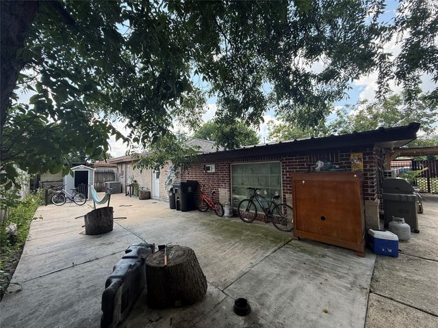 9018 Lazy River Lane, Houston, TX 77088