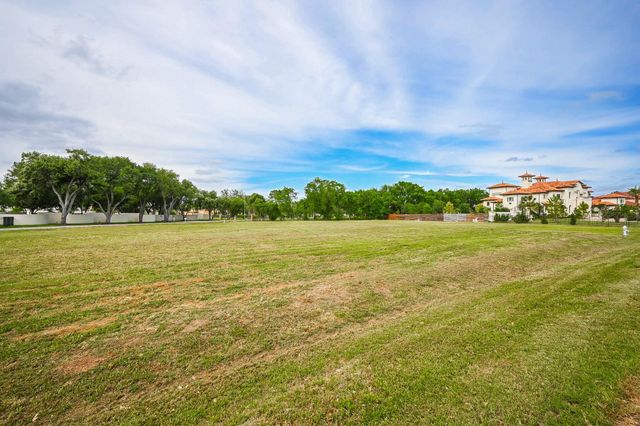 1307 Horseshoe Drive, Sugar Land, TX 77478