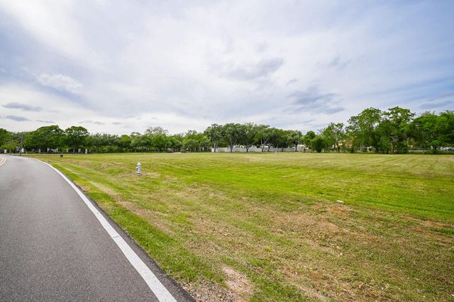 1307 Horseshoe Drive, Sugar Land, TX 77478