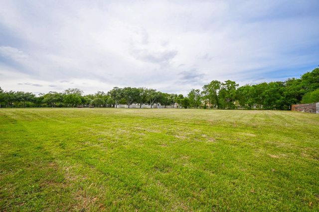 1307 Horseshoe Drive, Sugar Land, TX 77478