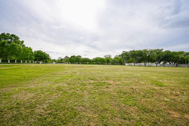 1307 Horseshoe Drive, Sugar Land, TX 77478