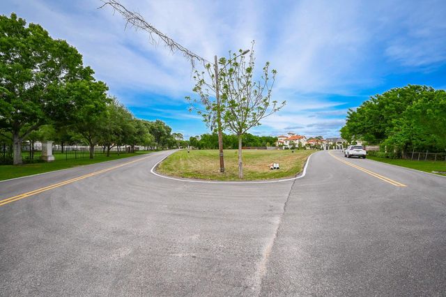 1307 Horseshoe Drive, Sugar Land, TX 77478