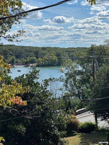 336 Lakeview Avenue, Ringwood, NJ 07456