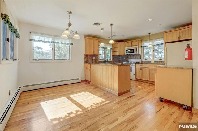 336 Lakeview Avenue, Ringwood, NJ 07456