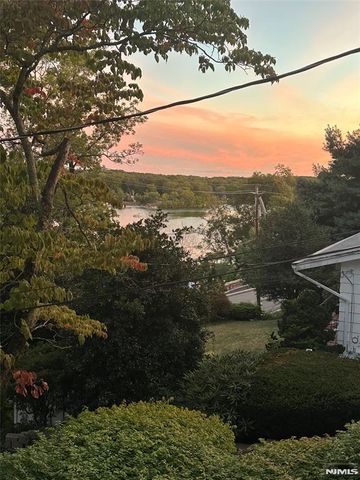 336 Lakeview Avenue, Ringwood, NJ 07456