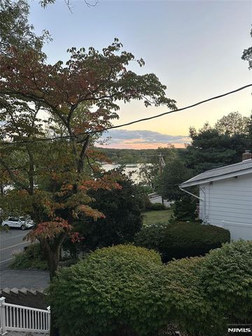 336 Lakeview Avenue, Ringwood, NJ 07456