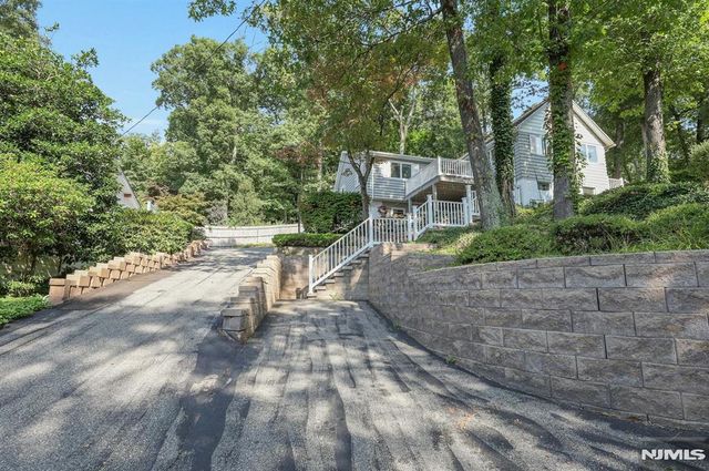 336 Lakeview Avenue, Ringwood, NJ 07456