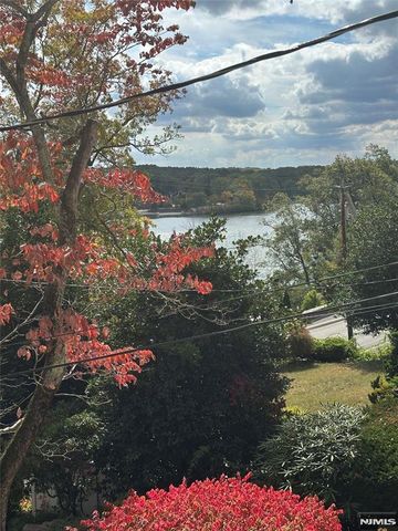 336 Lakeview Avenue, Ringwood, NJ 07456