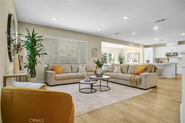 27260 Debut, Valencia, CA 91381