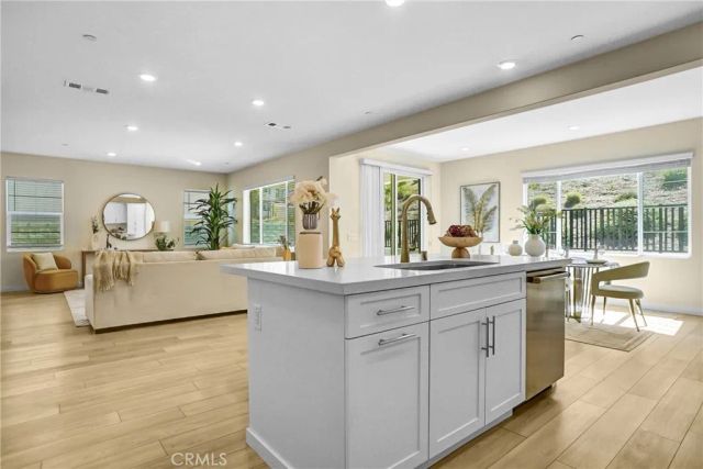 27260 Debut, Valencia, CA 91381