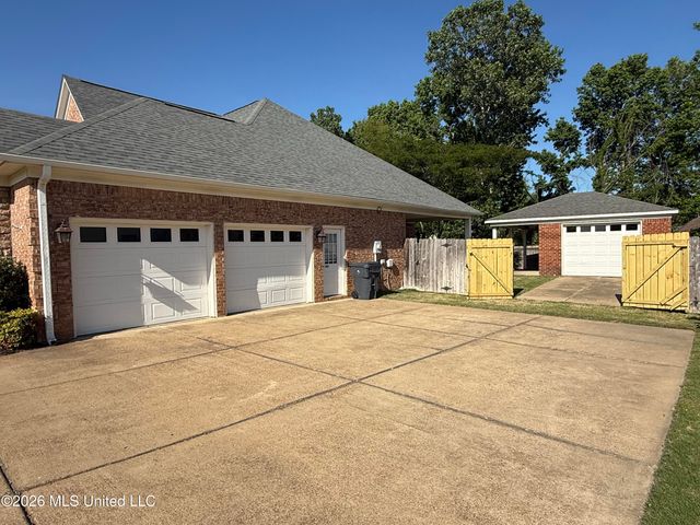 704 Shadow View Drive, Hernando, MS 38632
