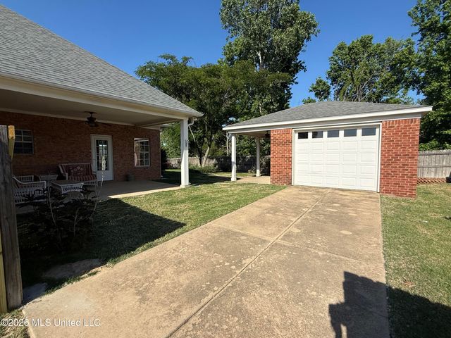 704 Shadow View Drive, Hernando, MS 38632
