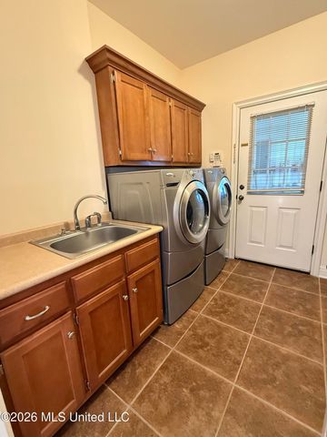 704 Shadow View Drive, Hernando, MS 38632