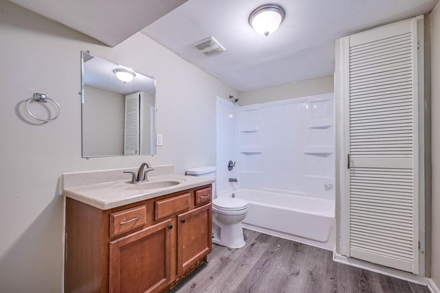 6324 Georgia Avenue N, Brooklyn Park, MN 55428